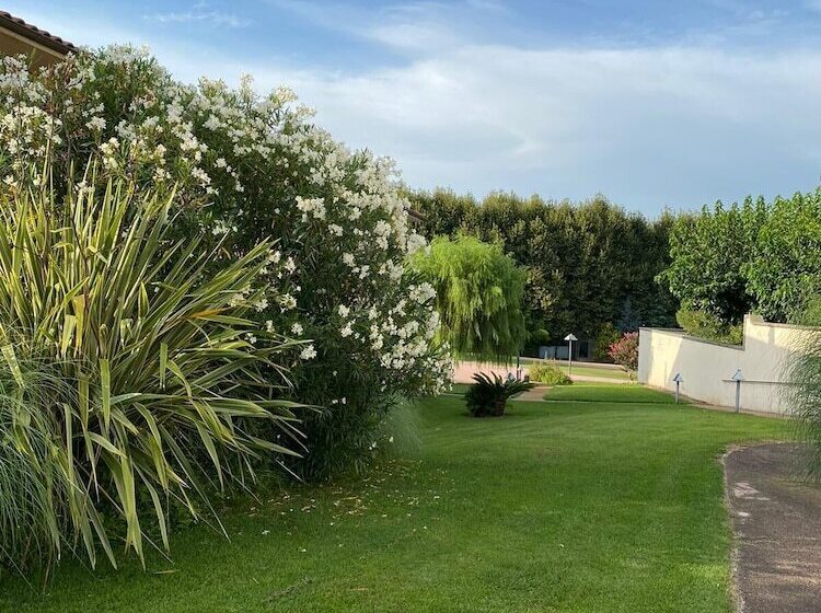 هتل Casa Santa Elena