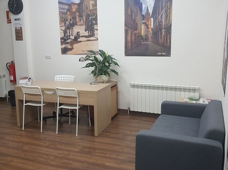 ペンション Albergue Turístico La Peregrina