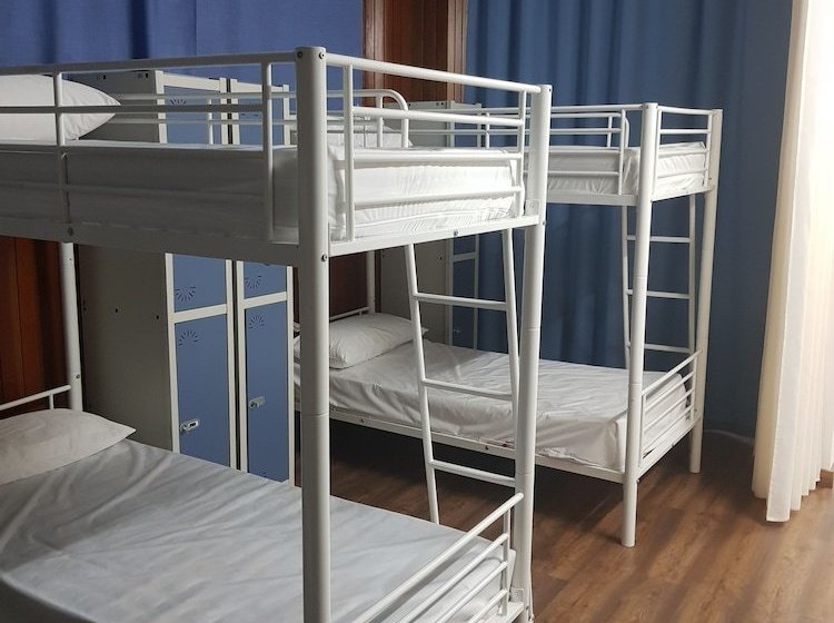 ペンション Albergue Turístico La Peregrina