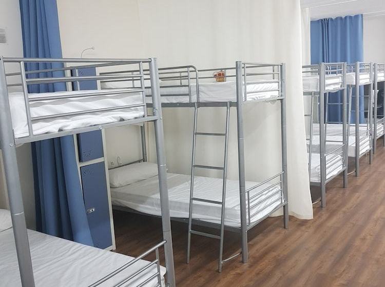 ペンション Albergue Turístico La Peregrina