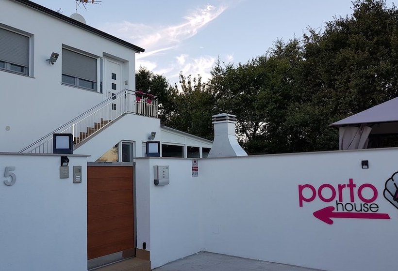 Portohouse  Near Church Of San Nicolao Of Portomarin