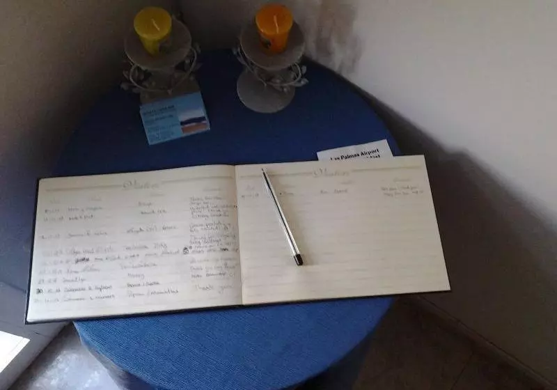 Rickaty Lodge Bed And Breakfast, Hotel De Aeropuerto, Plane Spotting Hotel, Las Palmas Airport, Gran