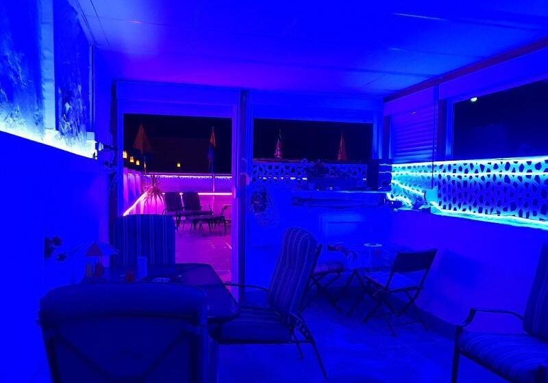 Rickaty Lodge Bed And Breakfast, Hotel De Aeropuerto, Plane Spotting Hotel, Las Palmas Airport, Gran