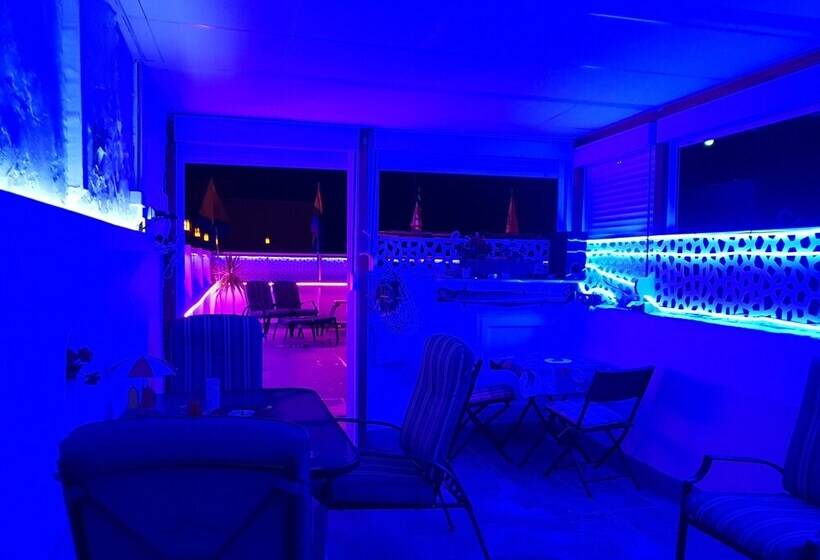 Rickaty Lodge Bed And Breakfast, Hotel De Aeropuerto, Plane Spotting Hotel, Las Palmas Airport, Gran