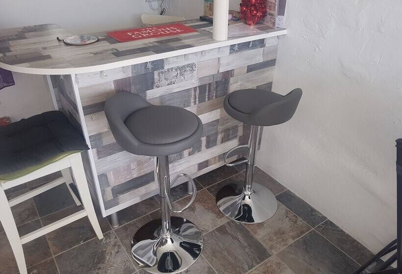 Rickaty Lodge Bed And Breakfast, Hotel De Aeropuerto, Plane Spotting Hotel, Las Palmas Airport, Gran