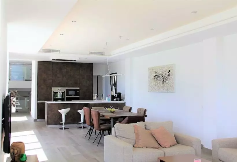 Villa Oleada