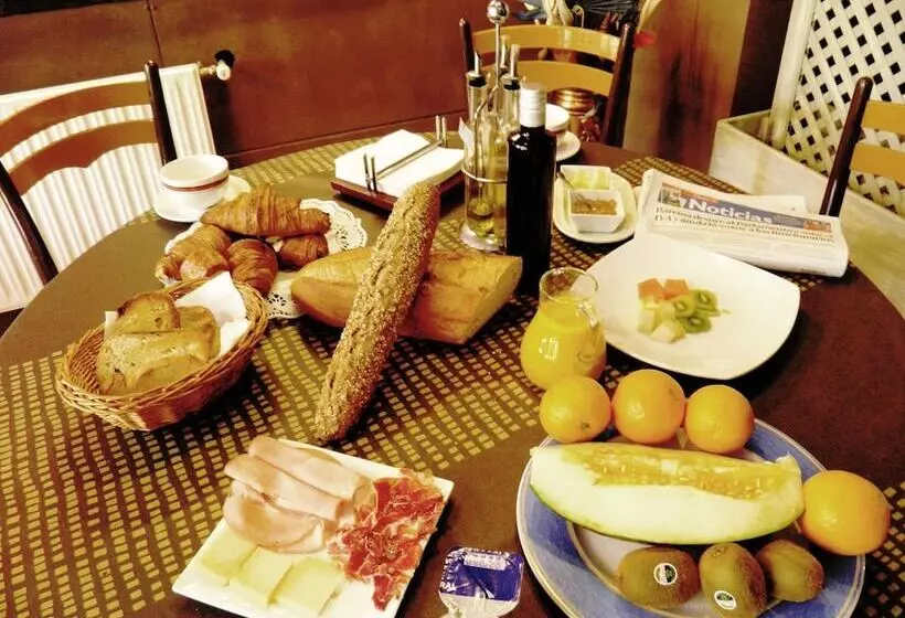 Hostal Rural Txapi Txuri Logis Hotels