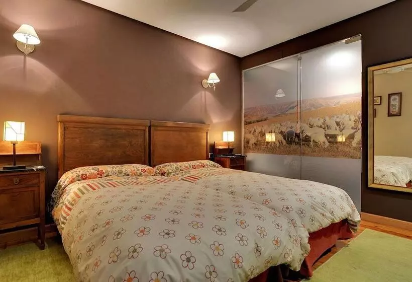 Hostal Rural Txapi Txuri Logis Hotels