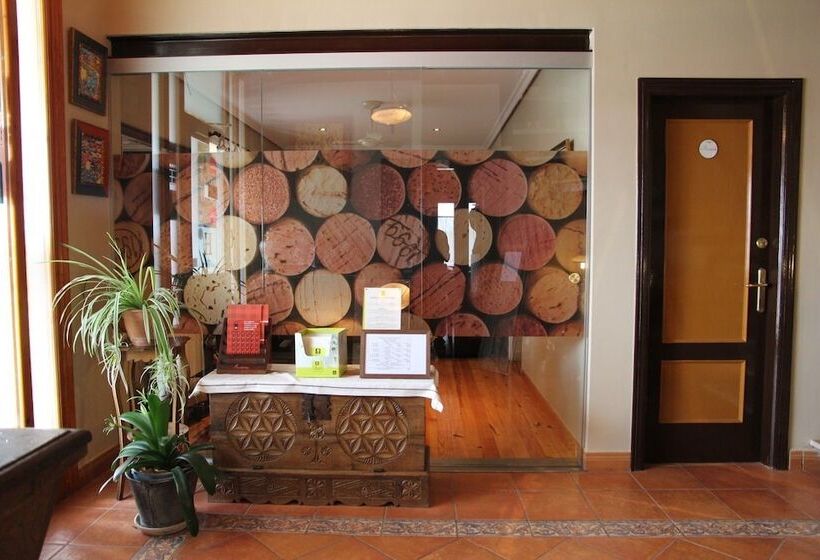 Hostal Rural Txapi Txuri Logis Hotels