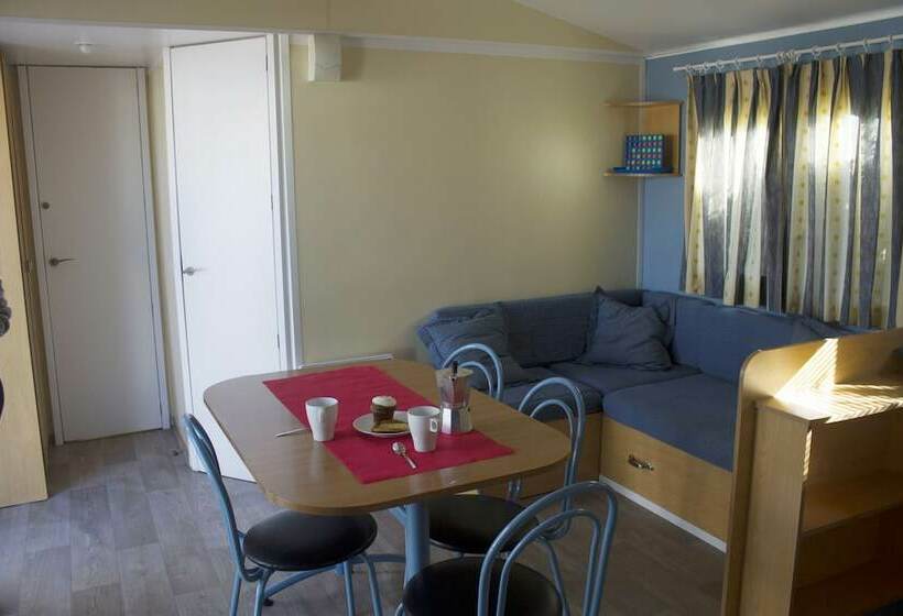 هتل Camping Tauro