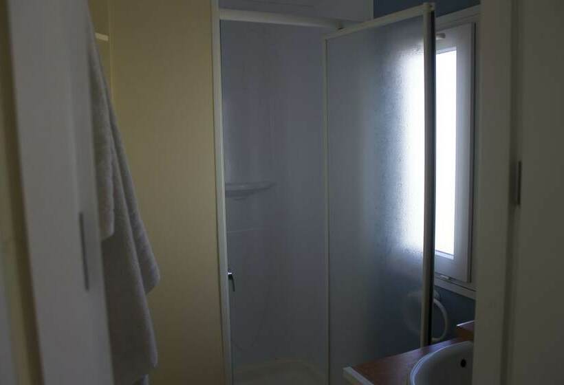 هتل Camping Tauro