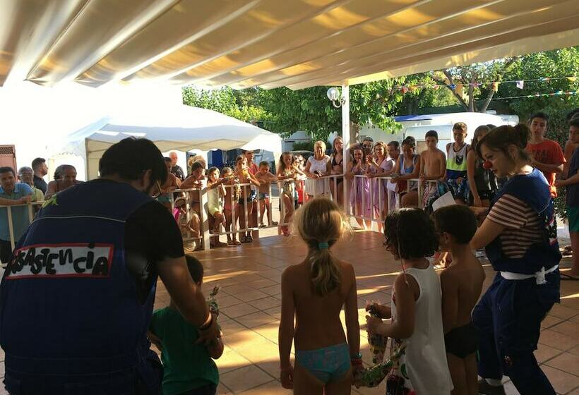 هتل Camping Tauro