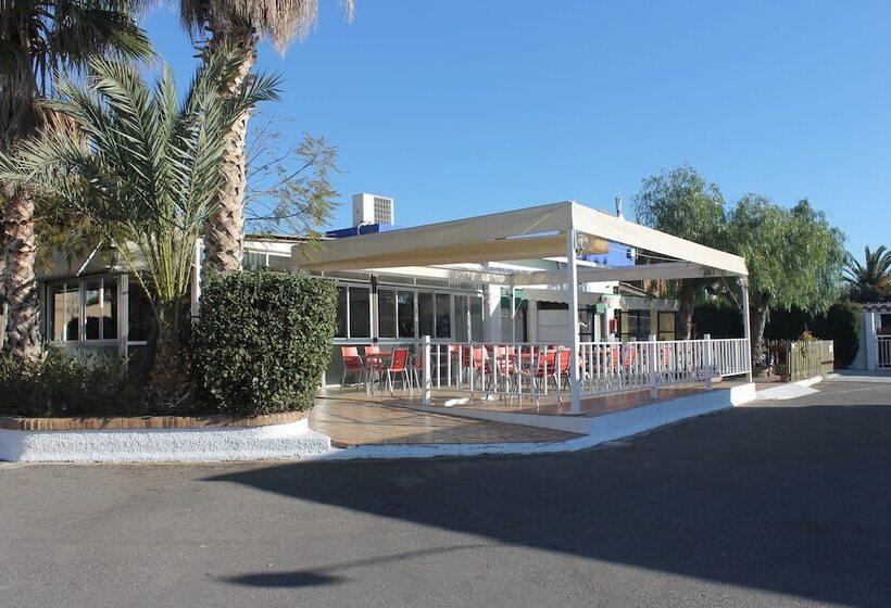 هتل Camping Tauro