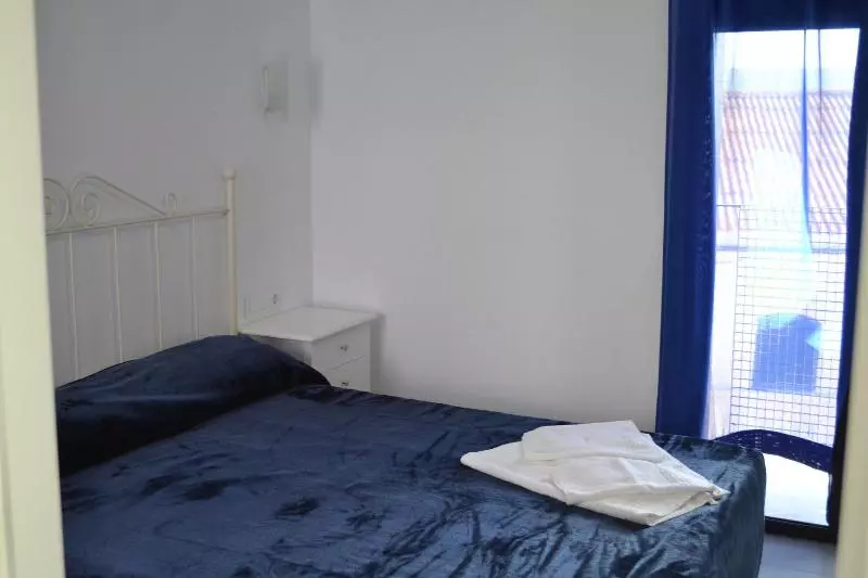 Hotelli Habitaciones Turísticas Seis Grifos