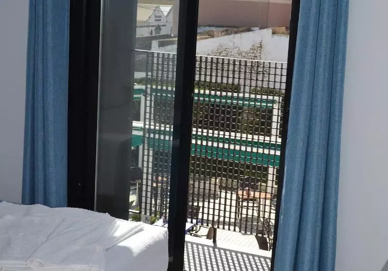 Hotelli Habitaciones Turísticas Seis Grifos