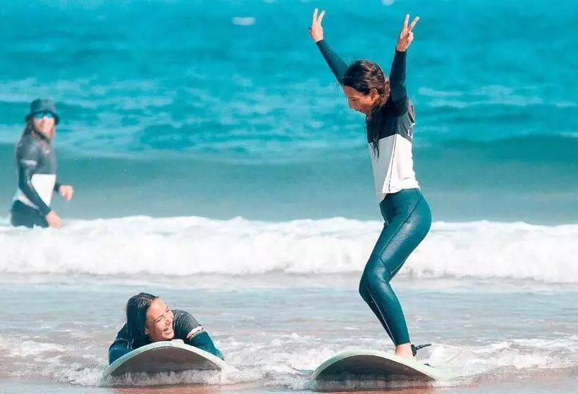 Majatalo La Wave Surf House