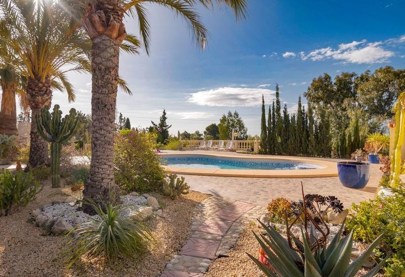 Villa Las Brujas De La Suerte