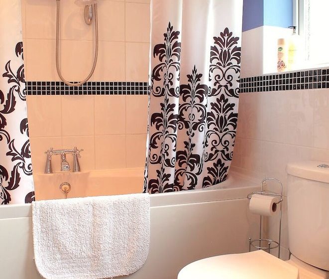 Bed and Breakfast Chimneys