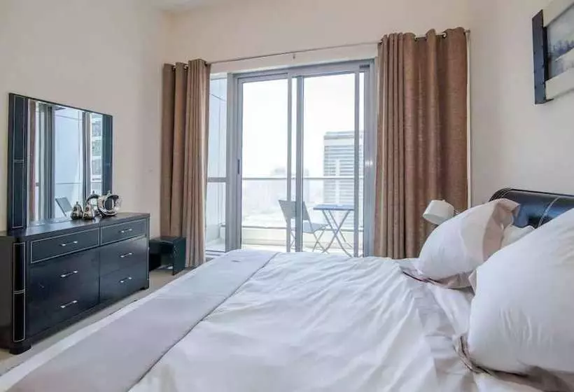 Driven Holiday Homes  Bay Central