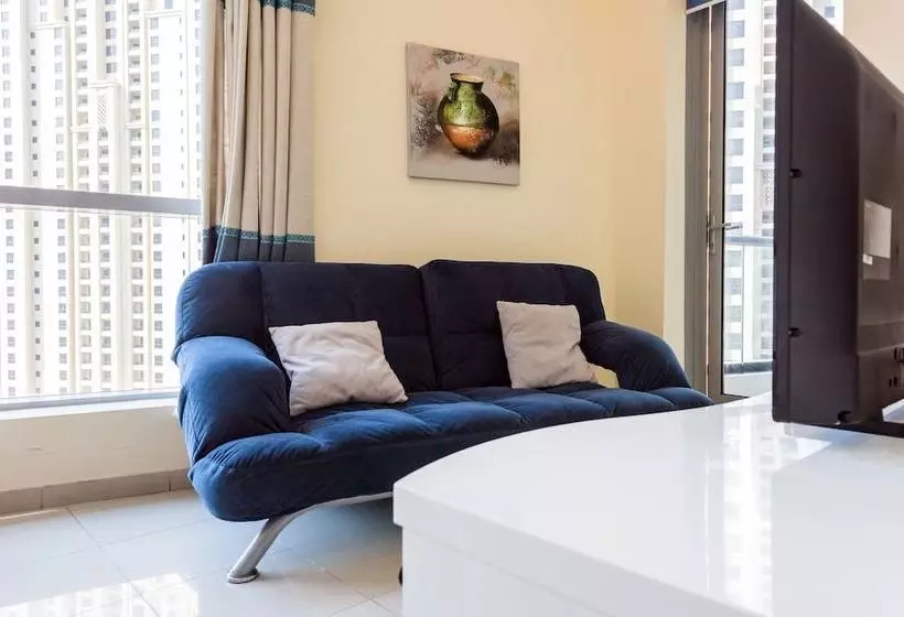 Driven Holiday Homes  Bay Central