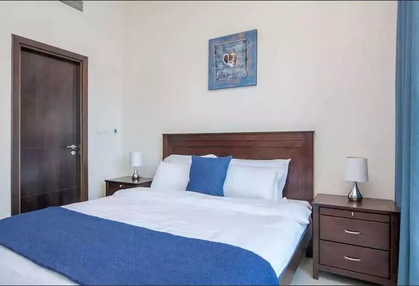 Driven Holiday Homes  Bay Central