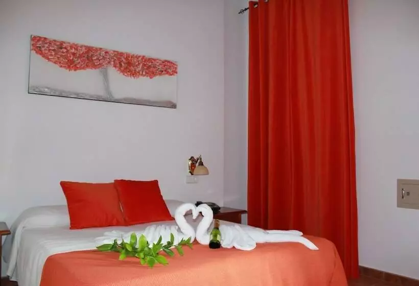 Hostal Puerta De Arcos