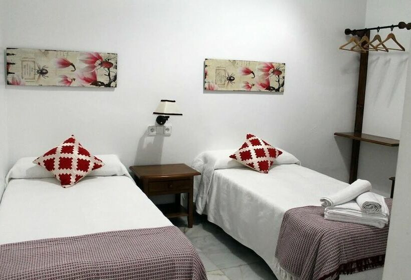 Hostal Puerta De Arcos