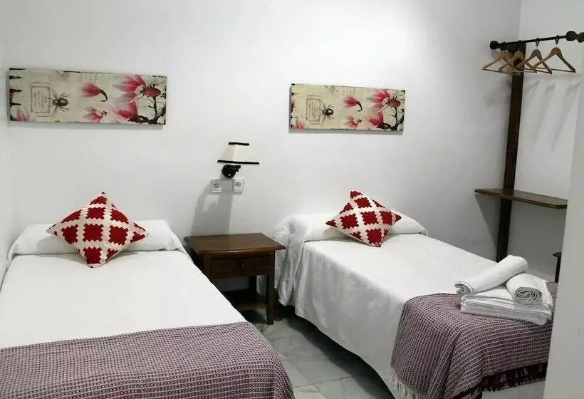 Hostal Puerta De Arcos