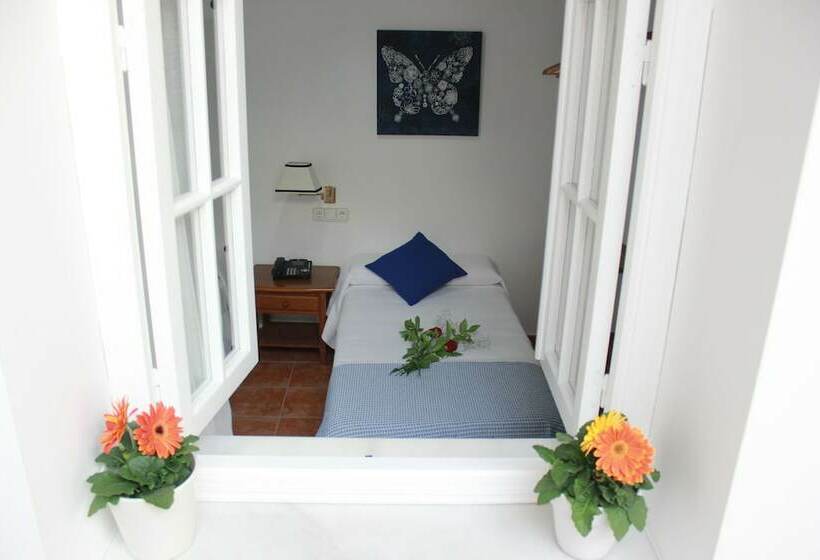 Hostal Puerta De Arcos