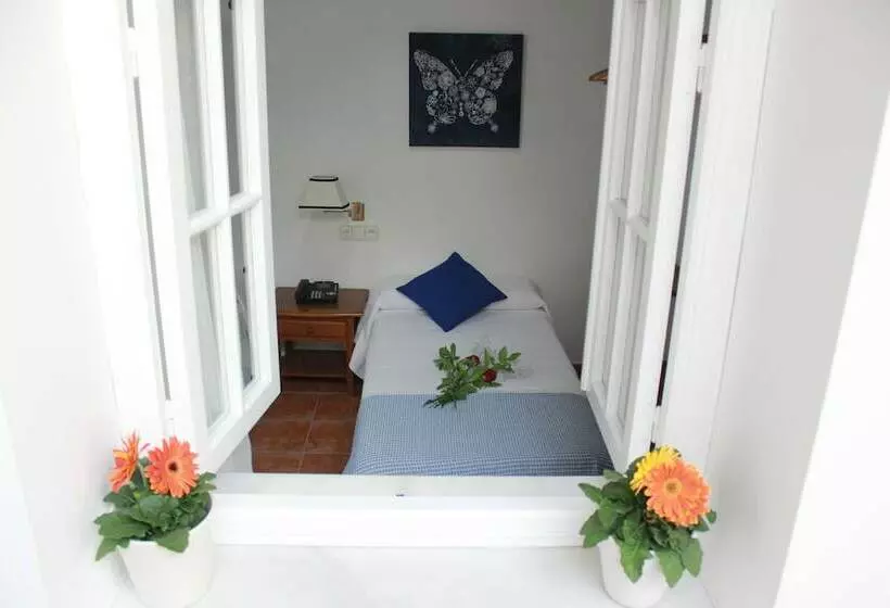 Hostal Puerta De Arcos