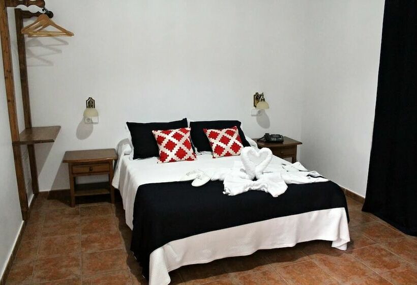 Hostal Puerta De Arcos