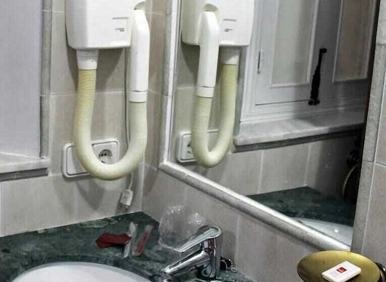 Hostal Puerta De Arcos