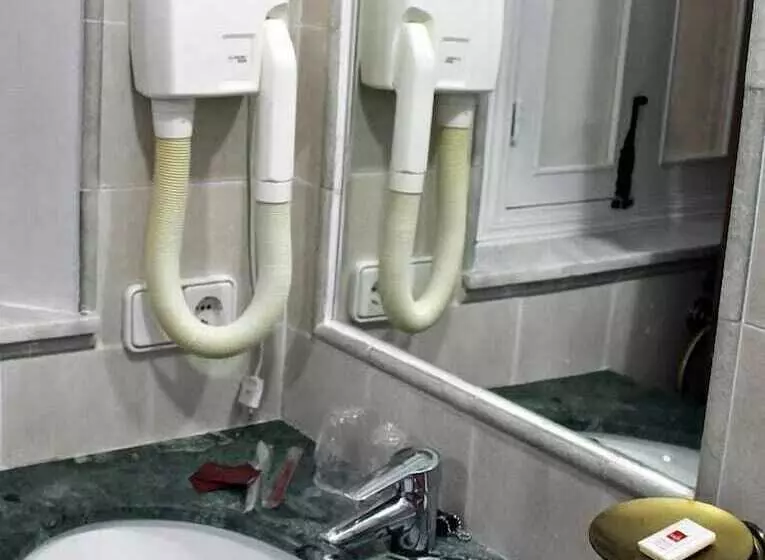 Hostal Puerta De Arcos