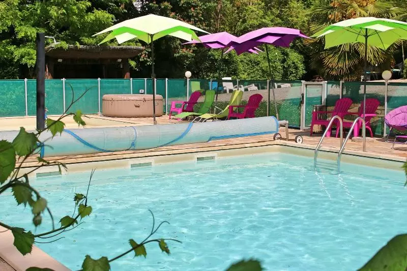 Le Pavillon De St. Agnan