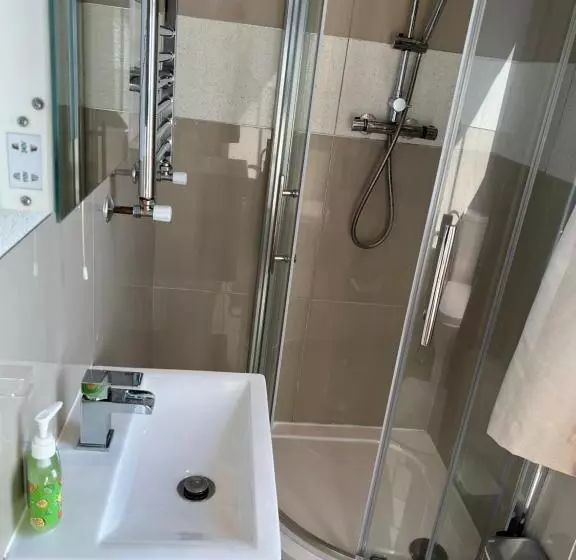 پانسیون Abbey Canterbury