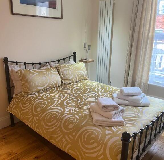 بنسيون Abbey Canterbury