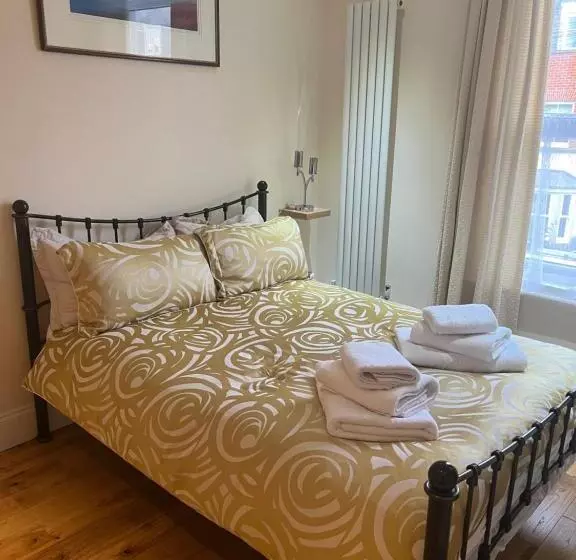 پانسیون Abbey Canterbury