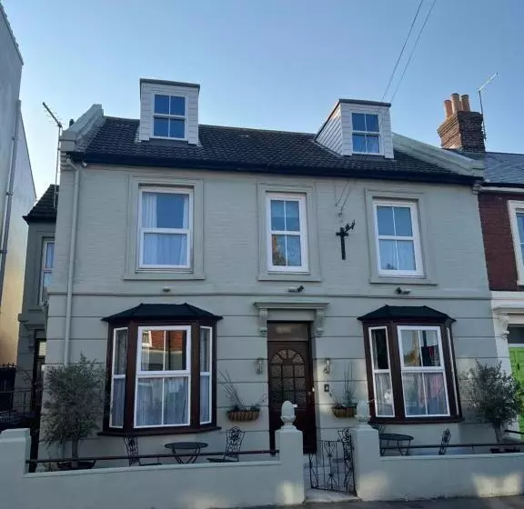 پانسیون Abbey Canterbury