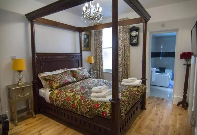 پانسیون Abbey Canterbury