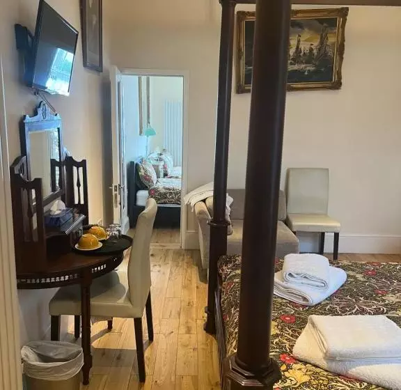 پانسیون Abbey Canterbury