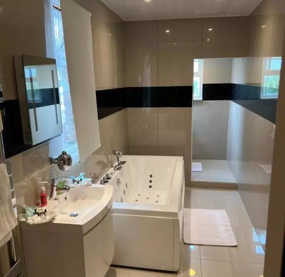 پانسیون Abbey Canterbury