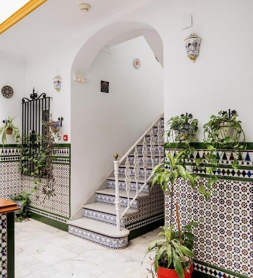 پانسیون Hostel Triana Backpackers