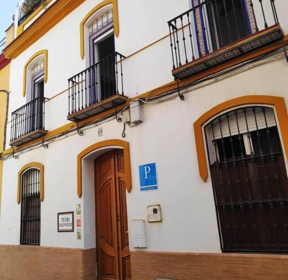 پانسیون Hostel Triana Backpackers