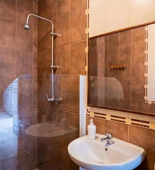 پانسیون Hostel Triana Backpackers