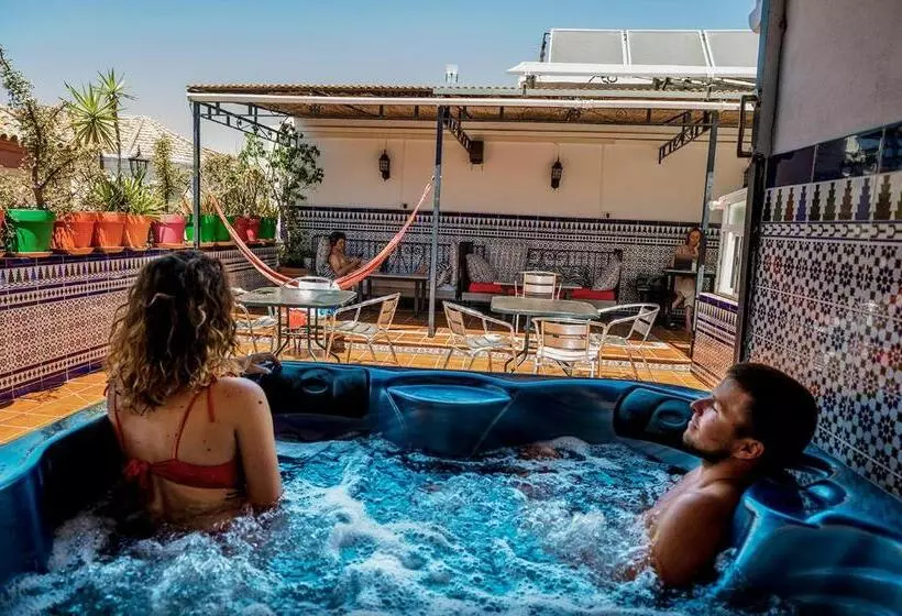 پانسیون Hostel Triana Backpackers