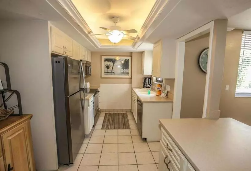 Caper Beach 212
