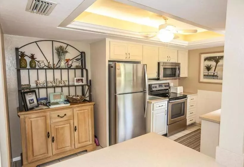 Caper Beach 212