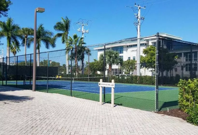 Caper Beach 212