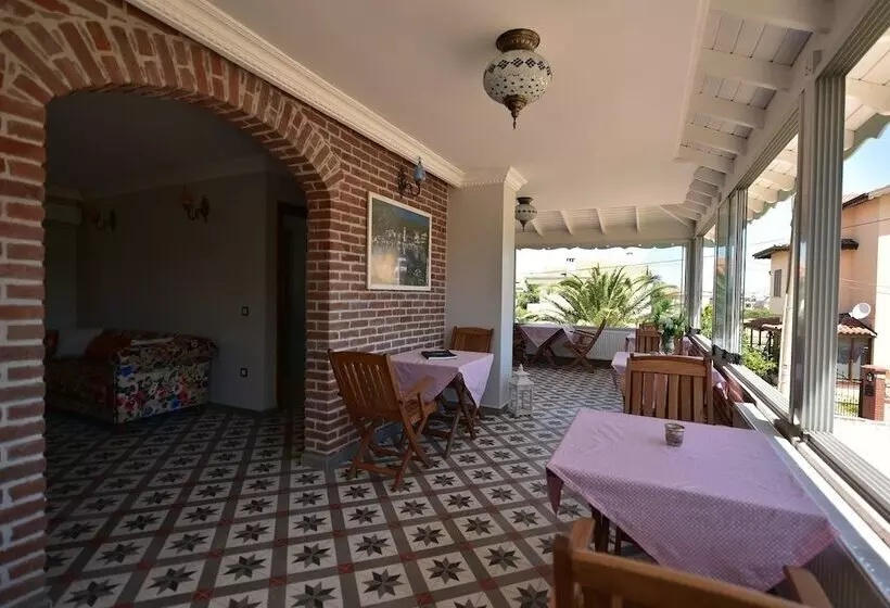 هتل Cunda Rooms