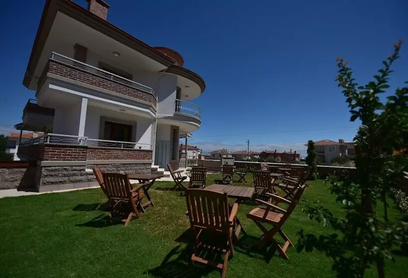 هتل Cunda Rooms